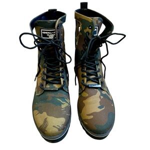 Kendall & Kylie boots camouflage